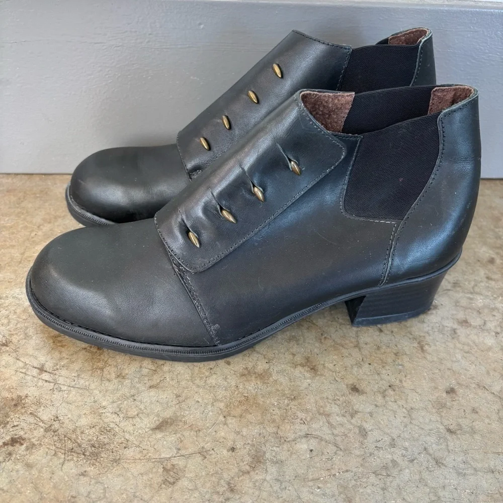 Naot Black Leather Booties With‎ Brass Detail Size 38/7.5